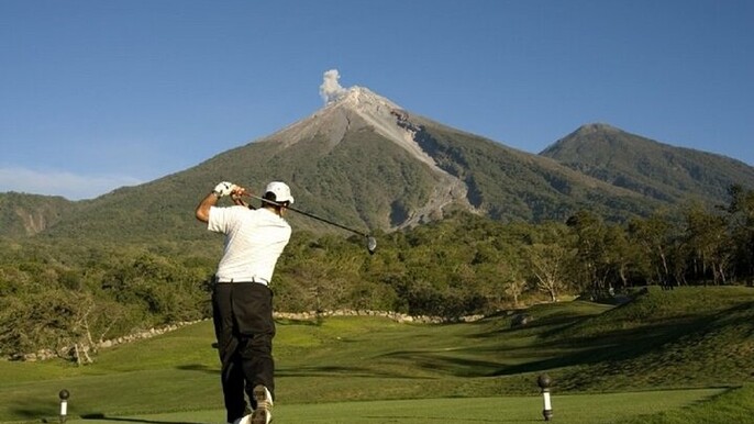 Golf Playing Experience from Quetzal Port