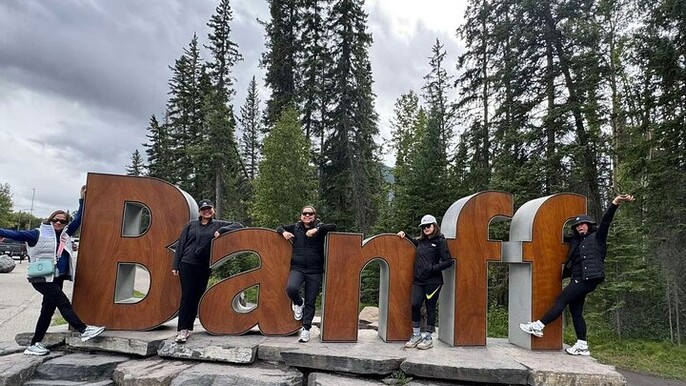 Shared Tour: Lake Louise & Moraine Lake from Canmore/Banff