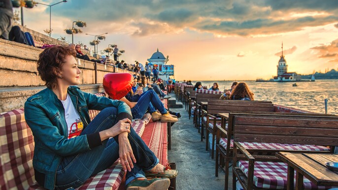 Istanbul Europe & Asian Tour: Maiden’s Tower, Mihrimah Sultan Mosque, Uskudar Promenade and More – Half Day