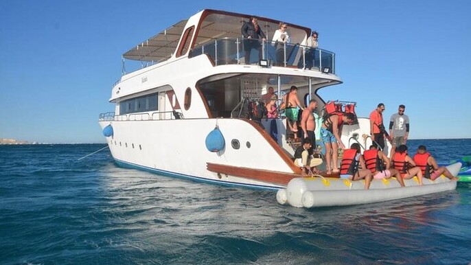 Hula Hula & Magawish Island Sea Trip With Lunch & Water Sports