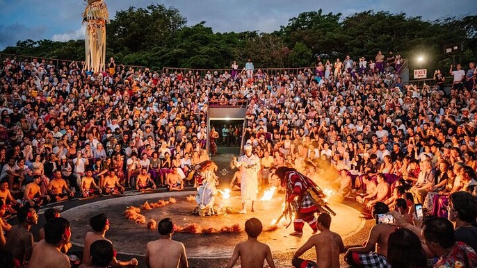 Skip-the-Line Uluwatu Temple, Kecak Fire Dance & Suluban Beach