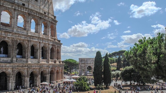 Rome Colosseum Exterior Sunset Walk with Video Souvenir& Photos