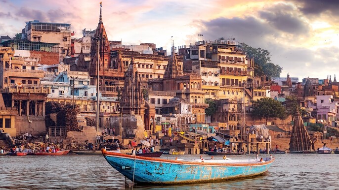 2-Day Varanasi & Bodhgaya Tour with Sarnath & Ganges Boat Ride
