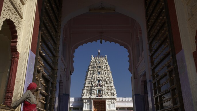 Explore Pushkar with Jaipur Drop From Jodhpur with Guide.