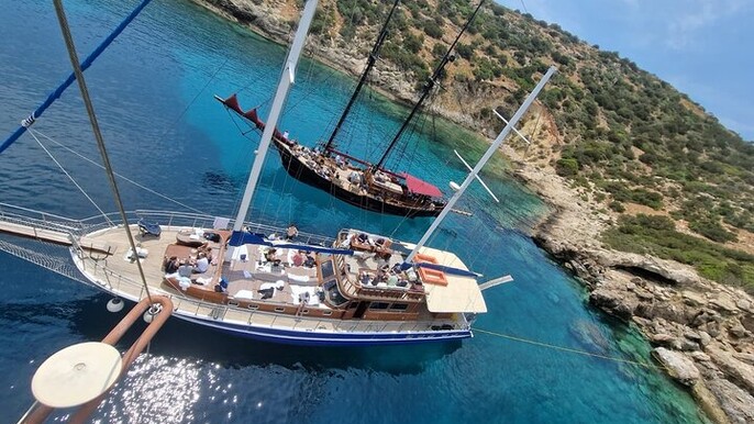 Athens cruise: Agistri, Moni, Aegina with lunch & drinks included