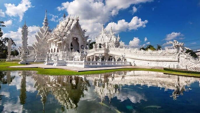 Chiang Mai White and Blue Temple Black Museum and Golden Triangle