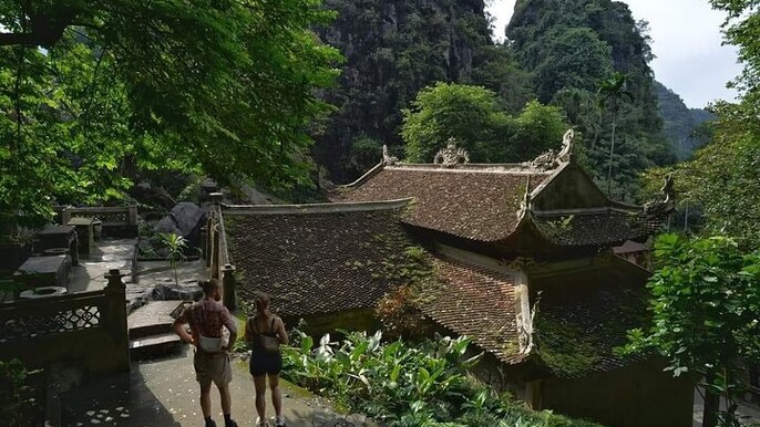 Trang An Mua Cave Bich Dong and Hoa Lu Tour