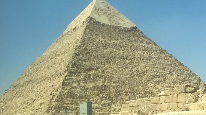 Half Day Tour in Cairo Giza Pyramids and Egyptian Museum