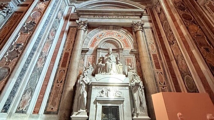 St Peter’s Basilica Guided Tour Tombs and Dome Climb