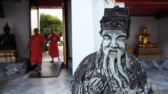 Grand Palace Glory and Emerald Buddha : Half-Day Tour in Bangkok