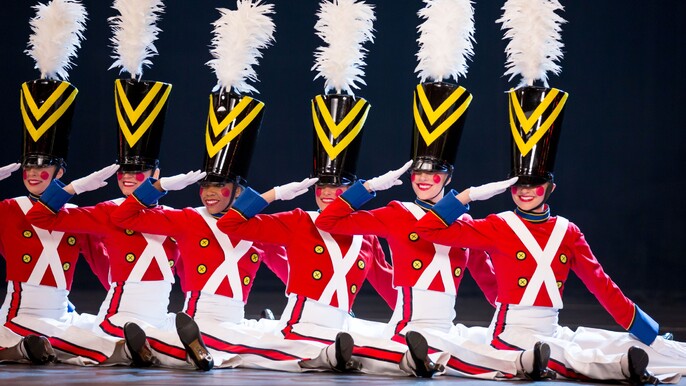 Radio City Christmas Spectacular & 90-Min Statue Cruise