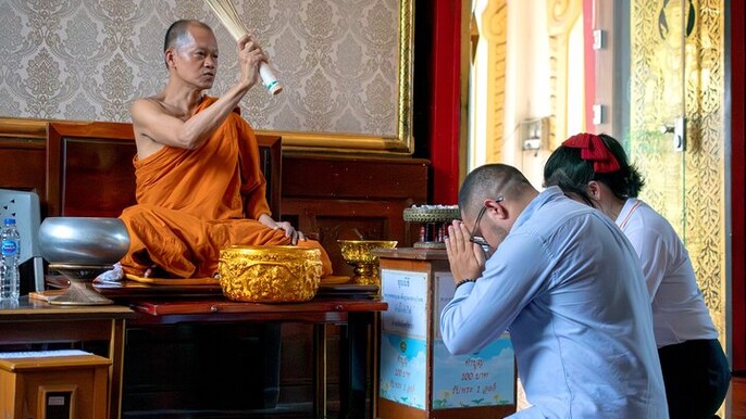 Bangkok’s Sacred Temples & Local Culture Half-Day Tour