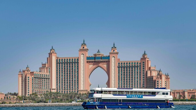 Dubai Marina: Sunset Cruise - Unlimited Buffet & Live Shows