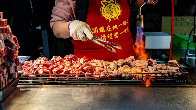 Osaka: Kuromon Market, Sennichimae & Dotonbori Food Tour with Wagyu Tasting