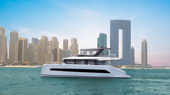 Dubai Yacht Cruise with Marina, Ain Dubai, JBR & Refreshments