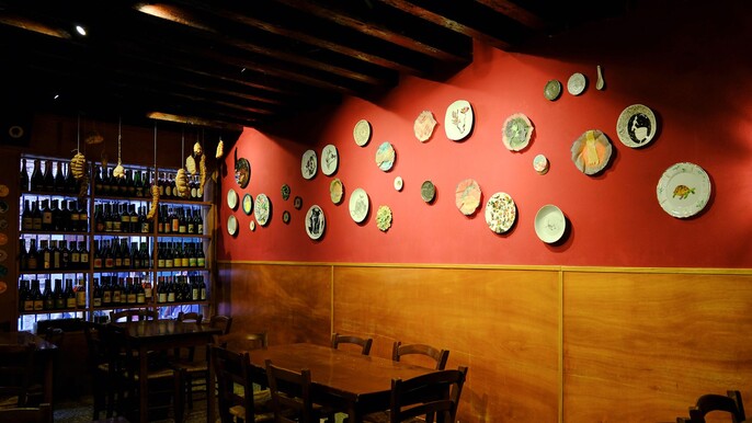 Luxury Natural Wine Tasting with Cicchetti (Tapas) in Venice