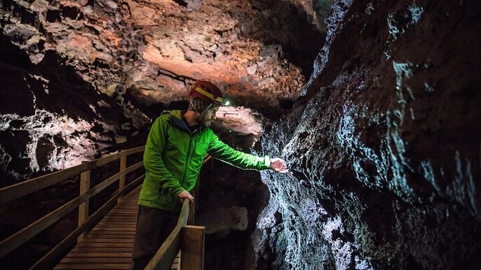 Silver Circle Day Tour: Lava Cave, Waterfalls & Icelandic Horses