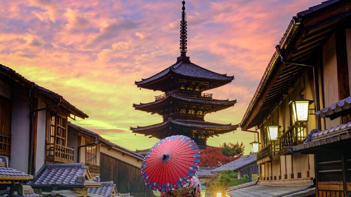 Kyoto Gion Night Walk Small Group Guided Walking Tour - 3 Hour