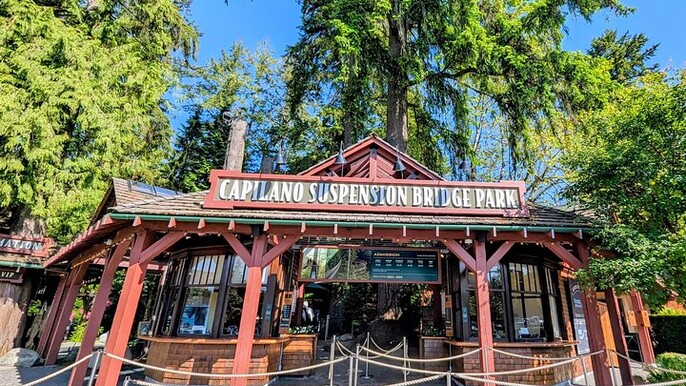 Halloween-Fall Tour: Capilano Suspension Bridge Canyon Fright, Salmon Hatchery + 5 Sights