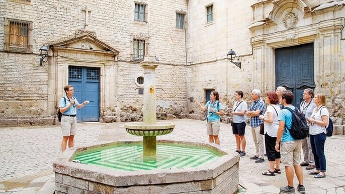 Gothic Quarter and El Born Walking Tour with Local Guide