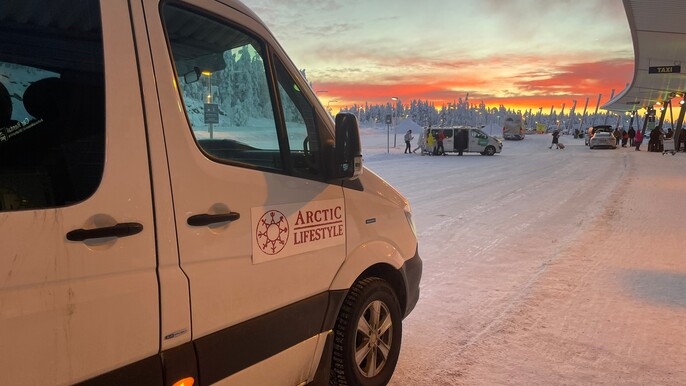 Book your airport or hotel pickup: reliable, on time, stress-free.