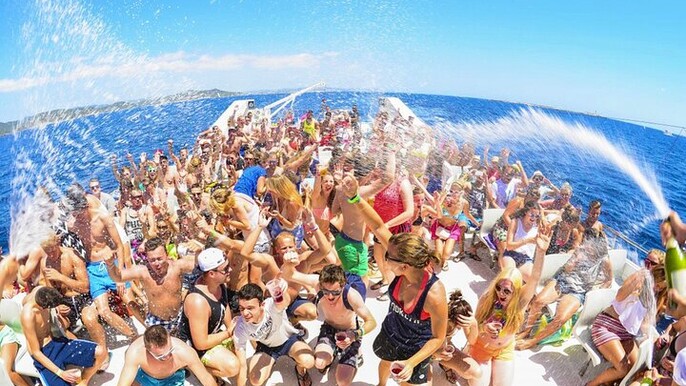 Punta Cana Fiesta in Catamaran for Adults Free Drinks