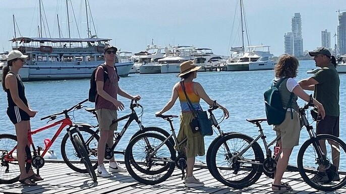 Twilight Ride: From Cartagena's Bay to Bohemian Barrio Getsemaní