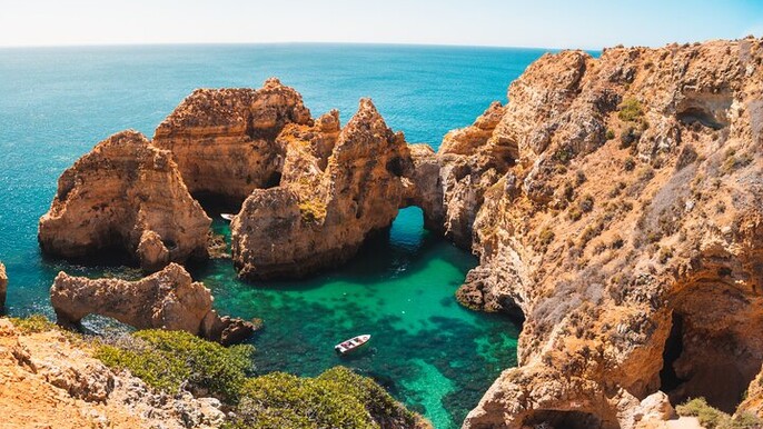 Private transfer: Faro to Seville