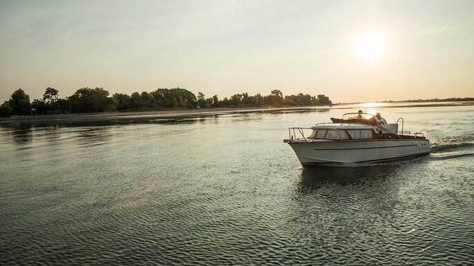 Private Cruise: Glass Blowing in Murano