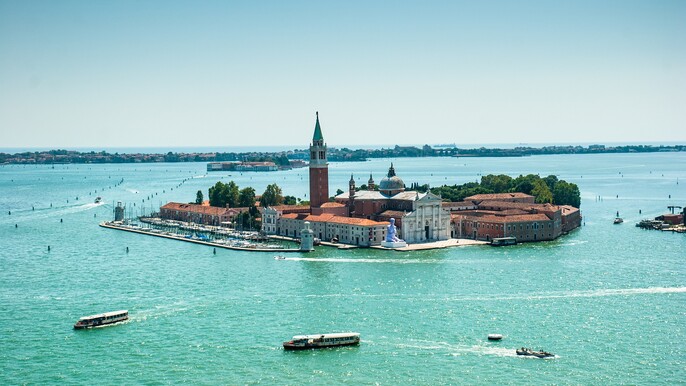 Private cruise: San Lazzaro degli Armeni and San Giorgio Maggiore Islands