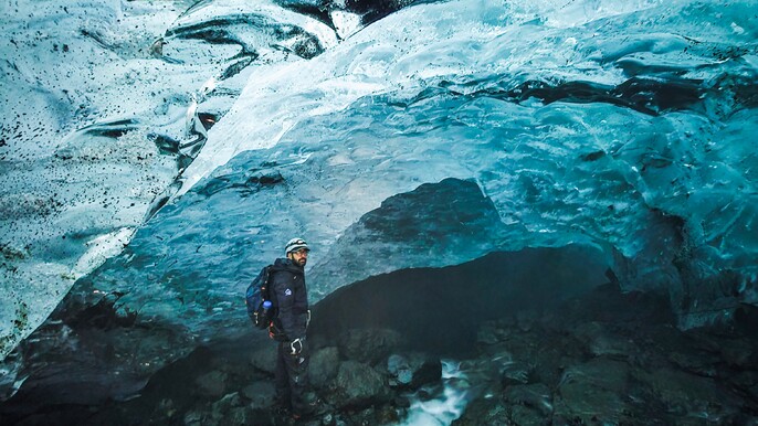Sólheimajökull Ice Cave & Glacier Hike