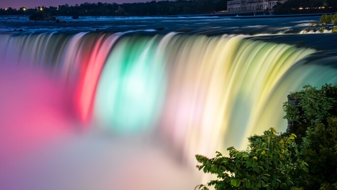 Niagara Falls USA: Night Illumination Tour & Optional Maid of the Mist