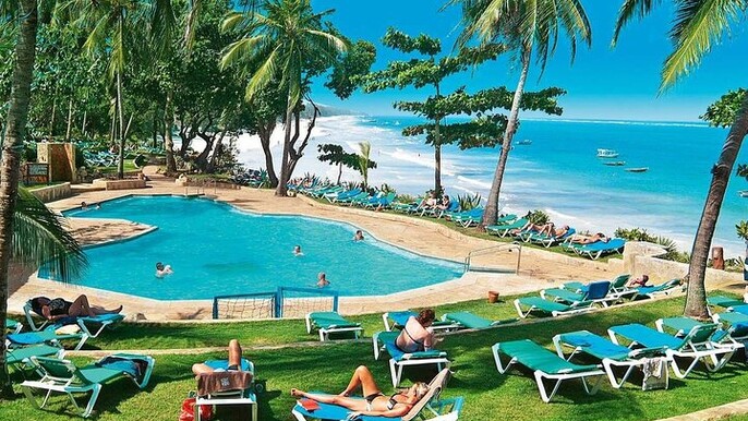 10 Days Kenya Wildlife Safari and Mombasa Diani Beach Holidays