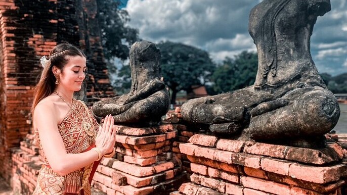 Private Damnoen Saduak Floating Market, Erawan Falls & Ayutthaya