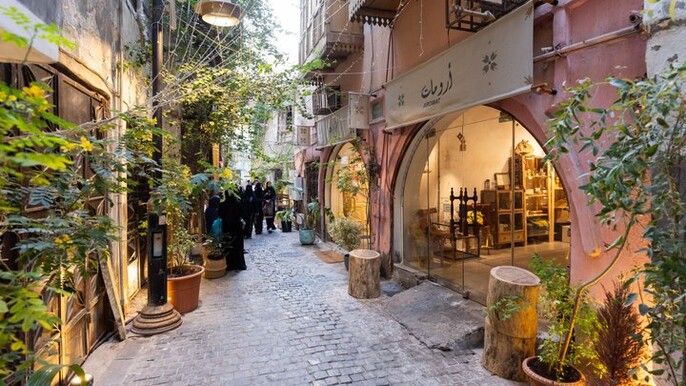 Historic Jeddah Walking Tour with Local Guide & Live Musical Show