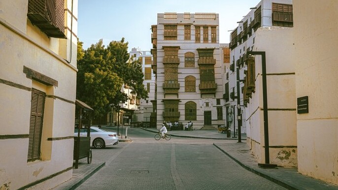 Historic Jeddah Walking Tour with Local Guide & Live Musical Show