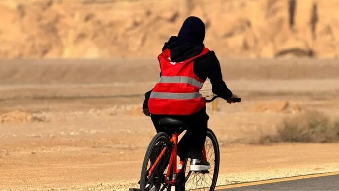 Riyadh: Cycling Tour at King Khalid Reserve